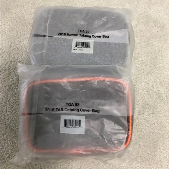 BENEFIT Cosmetics Storage Pouch DUO - Picture 8 of 12